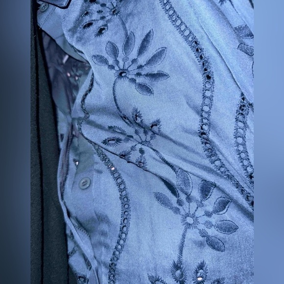 Elegant Blue Embroidered Women's Top - Picture 5 of 5